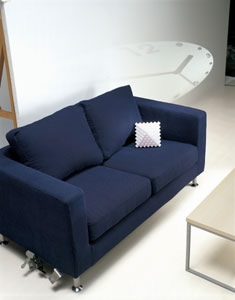 52,500円　シンプルなソファーで快適なリビングライフ